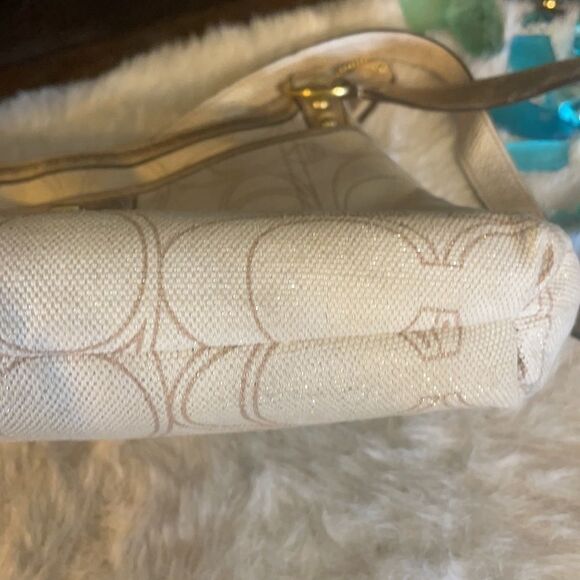 Coach purse (4790)  - Picture 3 of 9